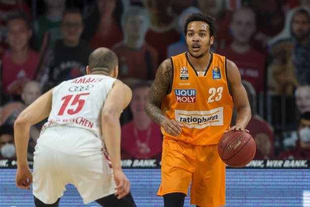 士的广泛关 士的广泛关