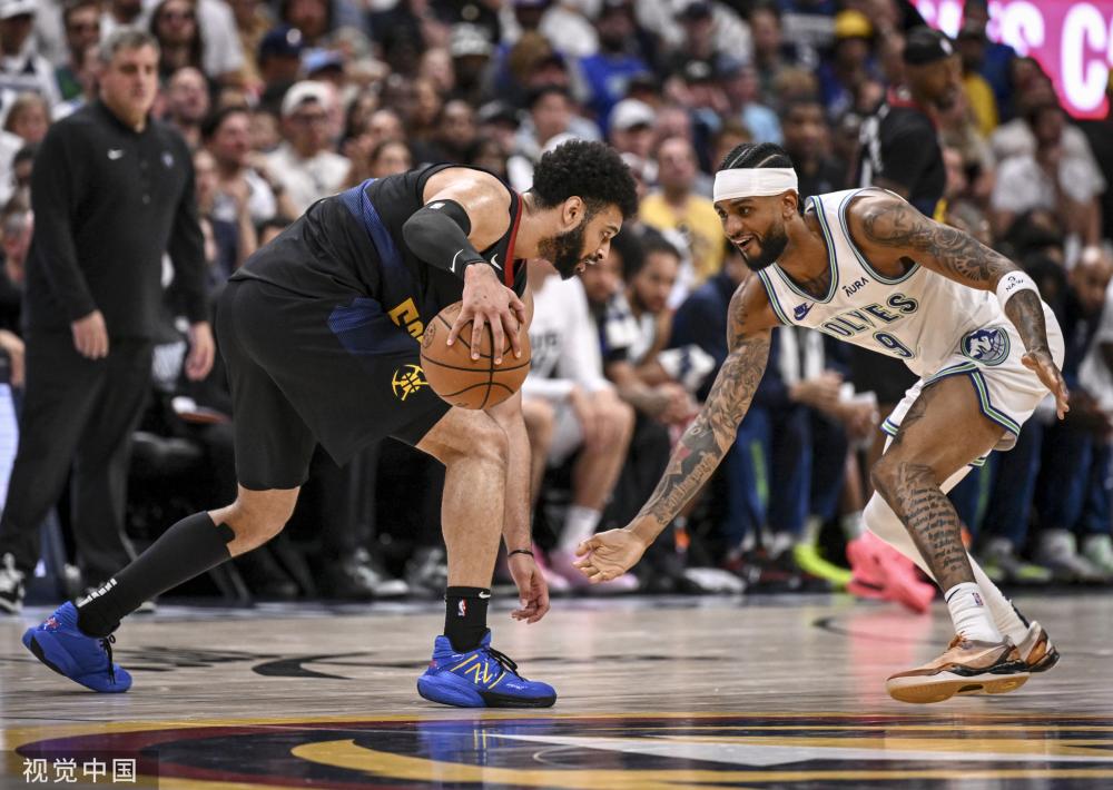 无数球迷的 无数球迷的